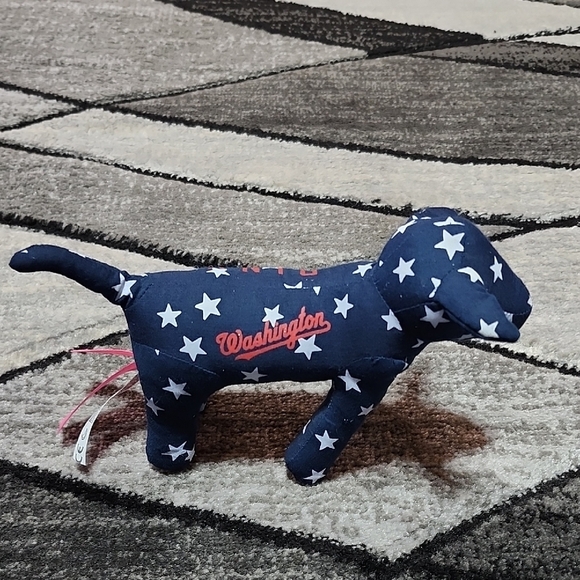 VS PINK RARE WASHINGTON NATIONALS 2-EDITION MLB PLUSH FOREVER COLLECTIBLE DOG - Picture 1 of 14